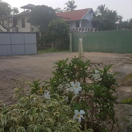 Ronny Cottage Negombo Eksteriør bilde